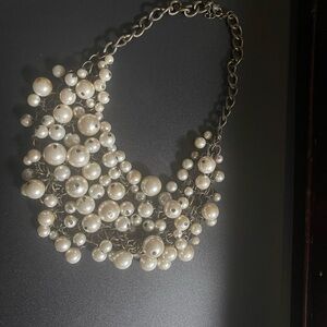 Source Unknown White Statement Necklace with Pearl-like Beads